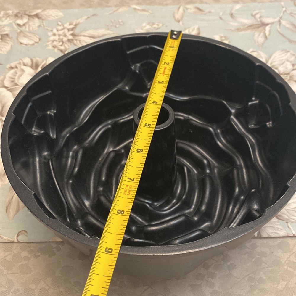 Nordic Ware Platinum Collection 10 cup Rose Bundt Pan Heavy Cast Aluminum - Picture 4 of 6